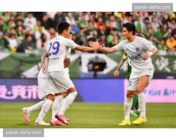 实时：南通支云十分钟内连入两球，2-1反超深圳新鹏城