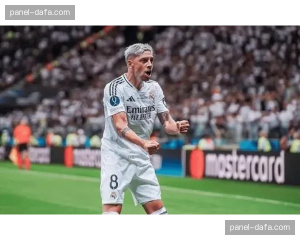 官方：皇马与巴尔韦德完成续约，违约金升至10亿欧元